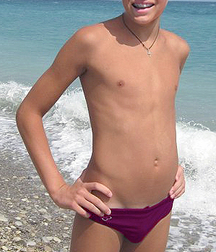 sunday twinks 592975744075e.jpg
