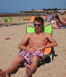 cute and young 59a2d410f19bb.jpg