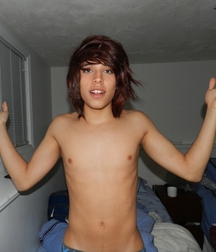 cute and young 59a2d41a0d037.jpg