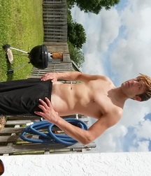 young n hot 59a8114701a89.jpg