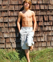 teen boys 59fb1163de565.jpg