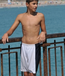 young n cute 5a005f4e21c9f.jpg
