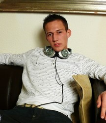 Non Naked 59066180c64d1.jpg