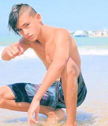 Tuesday finds twink shirtless tube boys 61b961f3a5cdc.jpeg