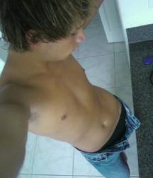 Shirtless Boys 57ba54c9f017f.jpg