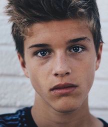Just some hot guys 598e1daa865a2.jpg