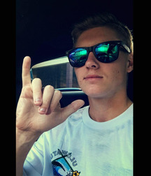 aussie boy 5c35aa2487bf3.jpg