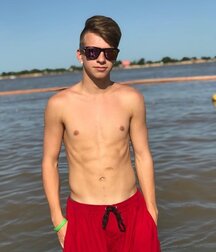 Aussie shirtless gay tube 605fc4cb51e3f.jpg