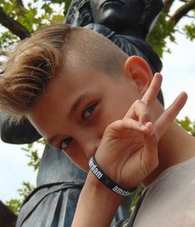 Uploaded by:GayBoytubes 5ae4aa40e1855.jpg