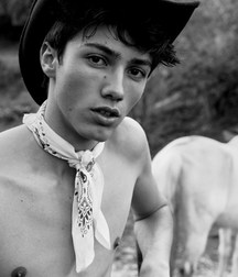 Uploaded by:GayBoytubes 5af22b0b958da.jpg
