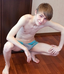 young male poses 59c9c607118a7.jpg