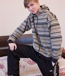 young male poses 59c9c615401f3.jpg