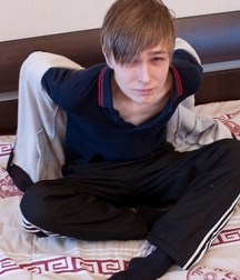 young male poses 59c9c61acb673.jpg