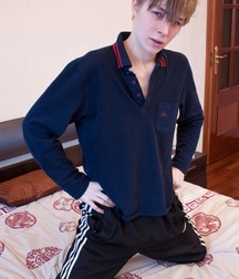 young male poses 59c9c61d9703c.jpg
