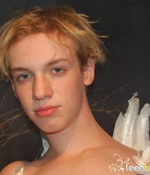 Blond, with wings 5a43c174435a7.jpg