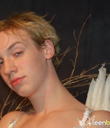 Blond, with wings 5a43c176e6f28.jpg