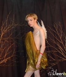 Blond, with wings 5a43c17b80e8b.jpg