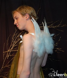 Blond, with wings 5a43c17fd3a9e.jpg