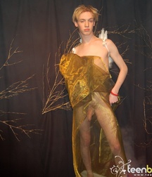 Blond, with wings 5a43c1f0ee67a.jpg