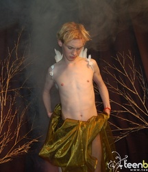 Blond, with wings 5a43c1ffd50f1.jpg