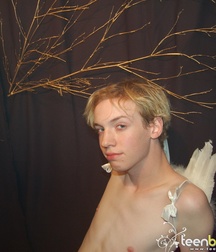 Blond, with wings 5a43c2991661c.jpg