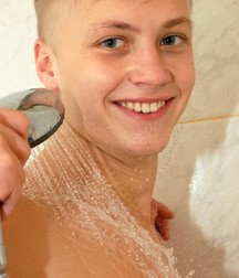 Ron, a clean Boy 5c3eb91aa3dad.jpg