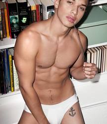 Boys on the web 581b0d58b5f7f.jpg