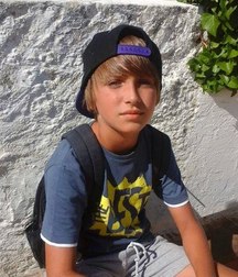 Even B-Boys with their dicks are hott... 58ca59c1b564b.jpg