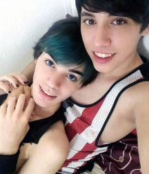 Young twinks are showing their goodies 5b1867e380e0b.jpg