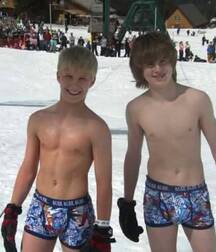 Some hot boys 5fc2e61642777.jpg