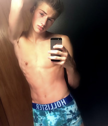 More nice in undies 571b4b7f9aaaa.jpg