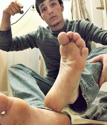 feet 6 596271800deca.jpg