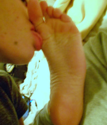 feet 12 5a30189e62f4a.jpg