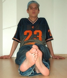 feet 12 5a3018a20011f.jpg