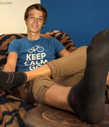 feet 15 5a6f1bd668152.jpg
