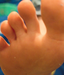 boys feet 18 5ad093f179481.jpg