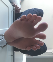 feet 20 5b546aea1dab7.png