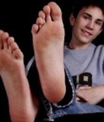 feet 22 5bf1574895f1d.jpg