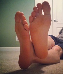 feet 24 5cc88e0ee5e13.jpg