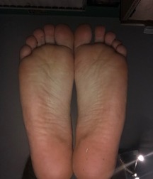 feet 24 5cc88e1014ac4.jpg