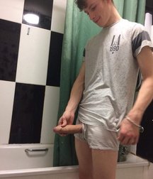 These pics make me really WETT.... AND HORNY 5b3d1d7b217aa.jpg