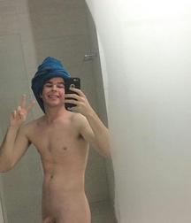 Mmmm tasty boys 5b538e294e679.jpg