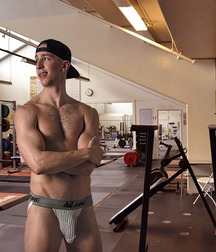 BOYS BOYS BOYS 5bc0f230af786.jpg