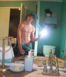 Hot Teen Studs (Non nude) 612fc9f02446e.jpg