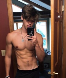 Dom Hotties 2 61b4ecced7478.jpg