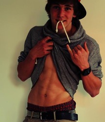 show your tummy 56c090121d6e9.jpg