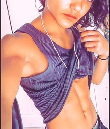 show your tummy 56c0901bdee41.jpg