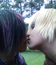 emo love 56c86a27c48b3.jpg