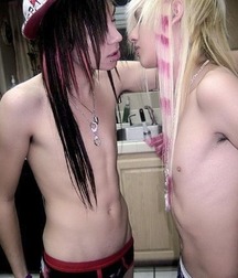 emo love 56c86a2bcc8a5.jpg