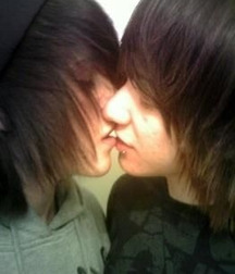 emo love 56c86a2e5232b.jpg